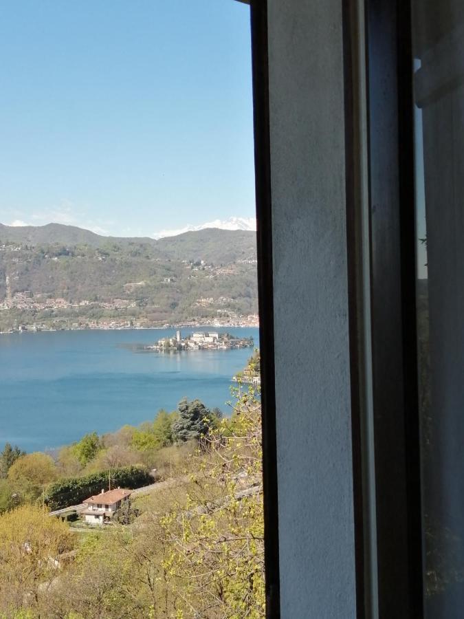 Terrazza Sul Lago Ameno Bagian luar foto