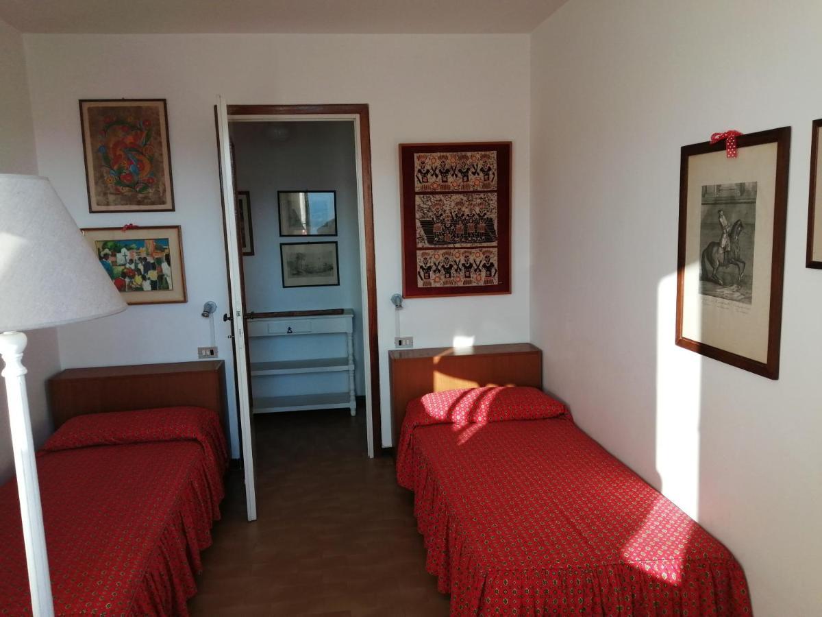 Terrazza Sul Lago Ameno Bagian luar foto