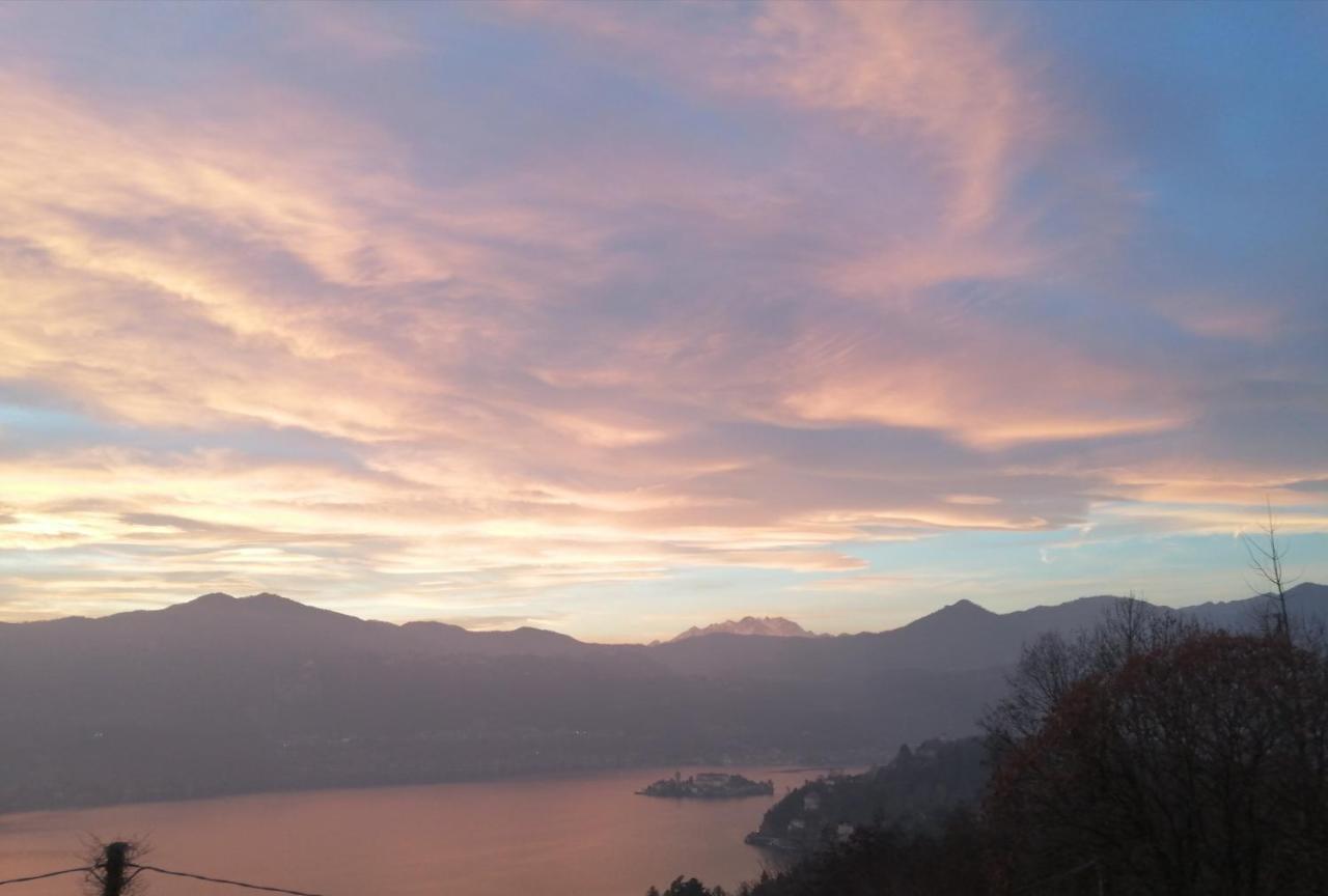 Terrazza Sul Lago Ameno Bagian luar foto