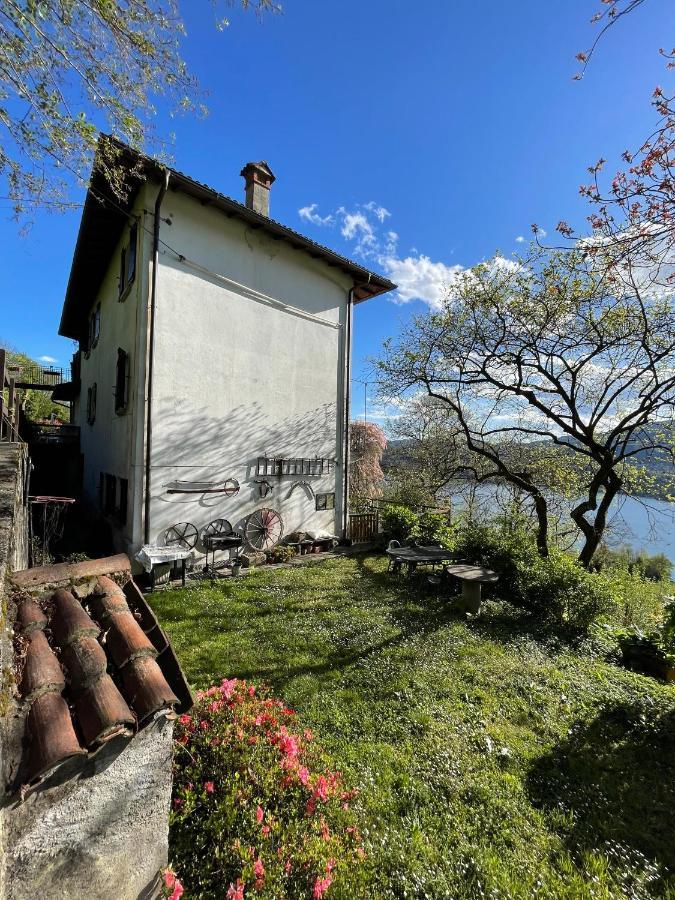 Terrazza Sul Lago Ameno Bagian luar foto