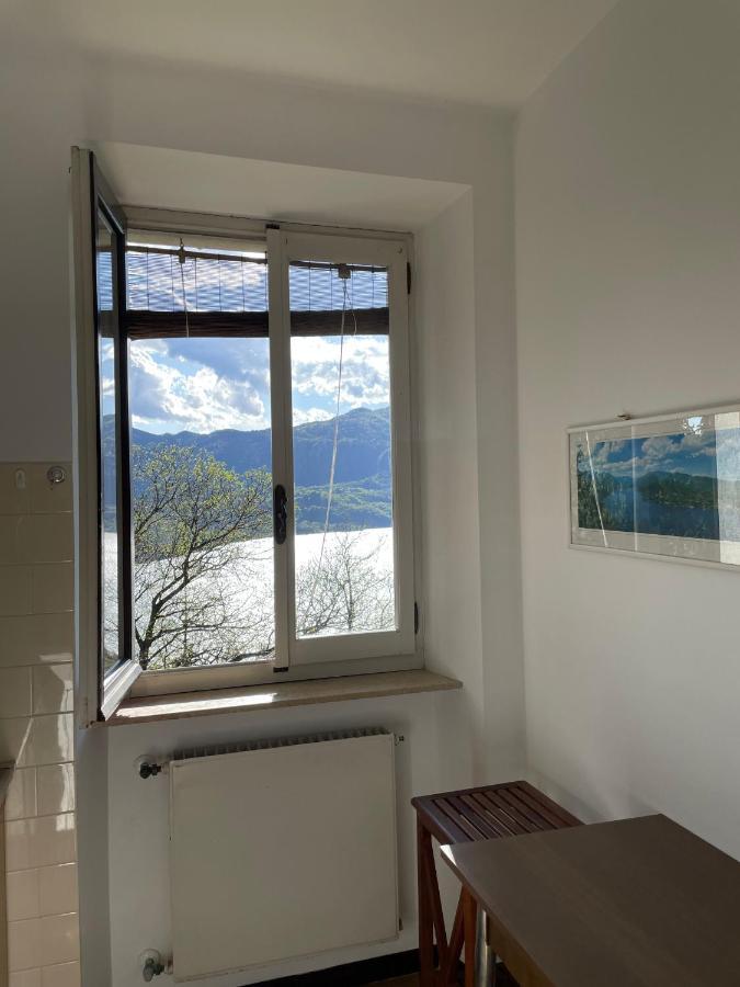 Terrazza Sul Lago Ameno Bagian luar foto