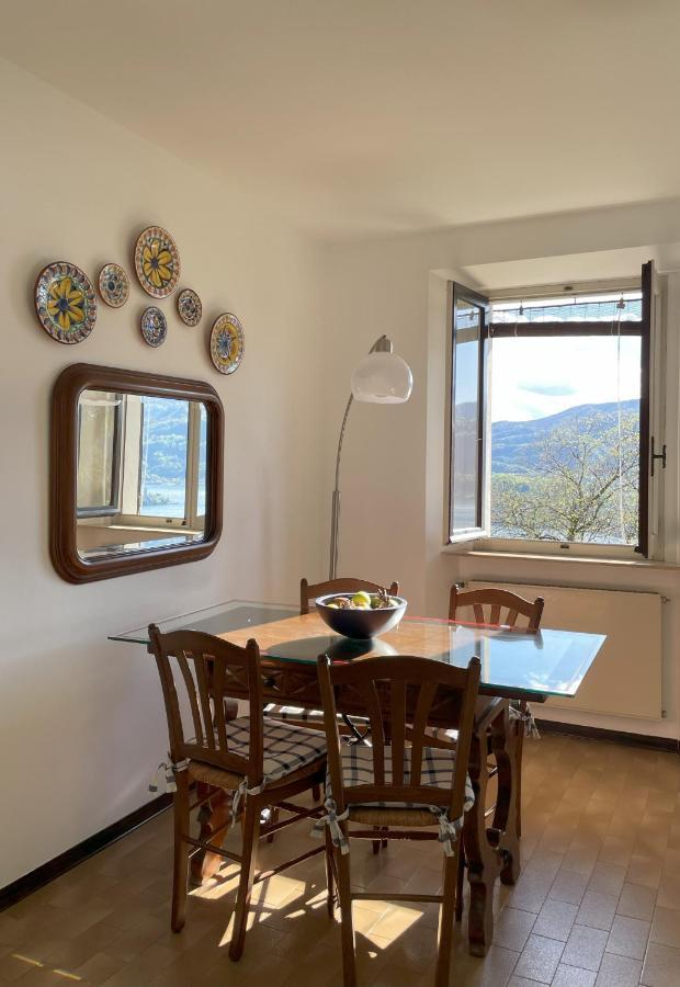 Terrazza Sul Lago Ameno Bagian luar foto