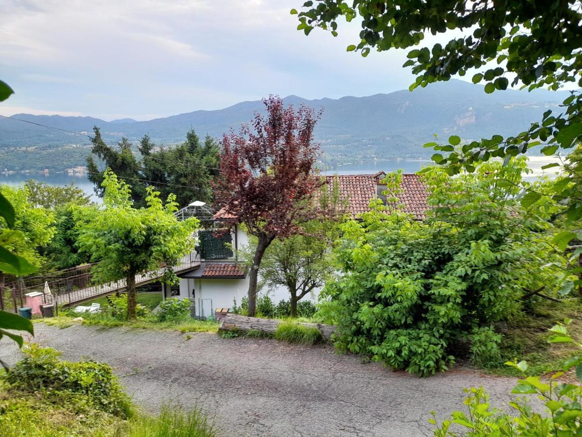 Terrazza Sul Lago Ameno Bagian luar foto
