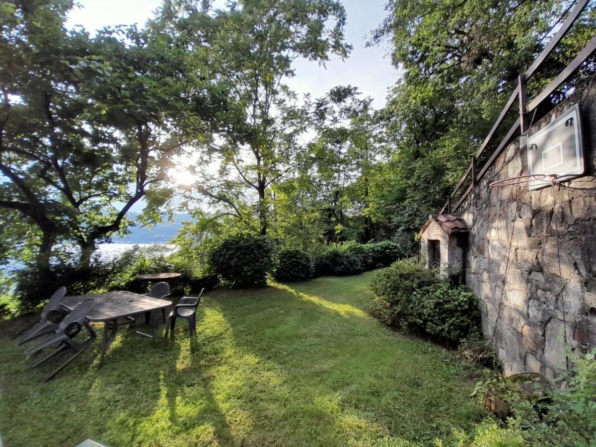 Terrazza Sul Lago Ameno Bagian luar foto
