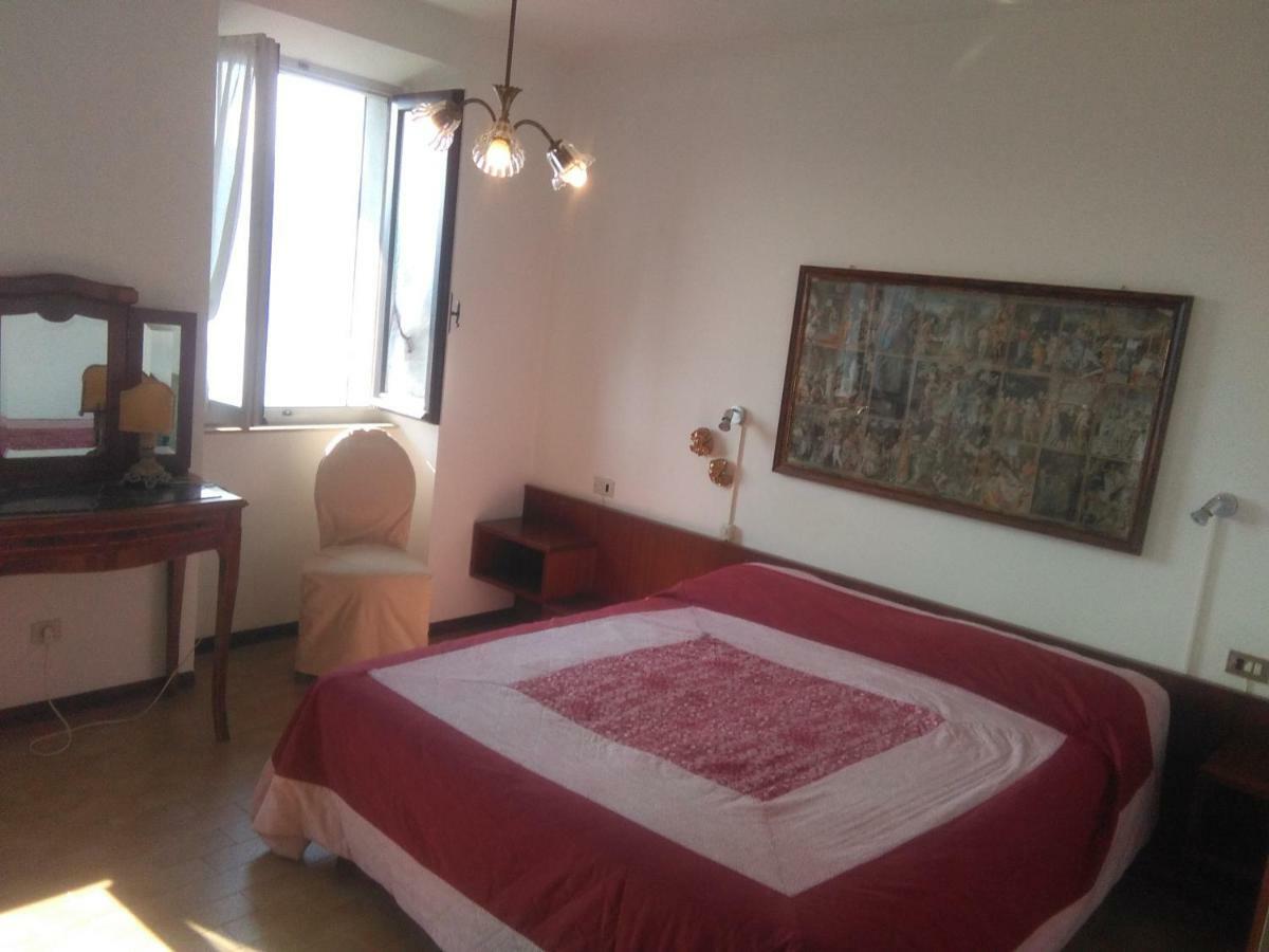 Terrazza Sul Lago Ameno Bagian luar foto