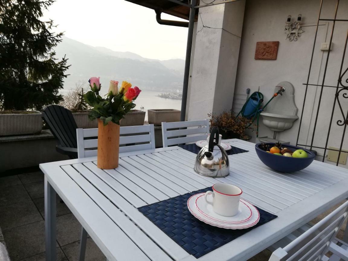 Terrazza Sul Lago Ameno Bagian luar foto