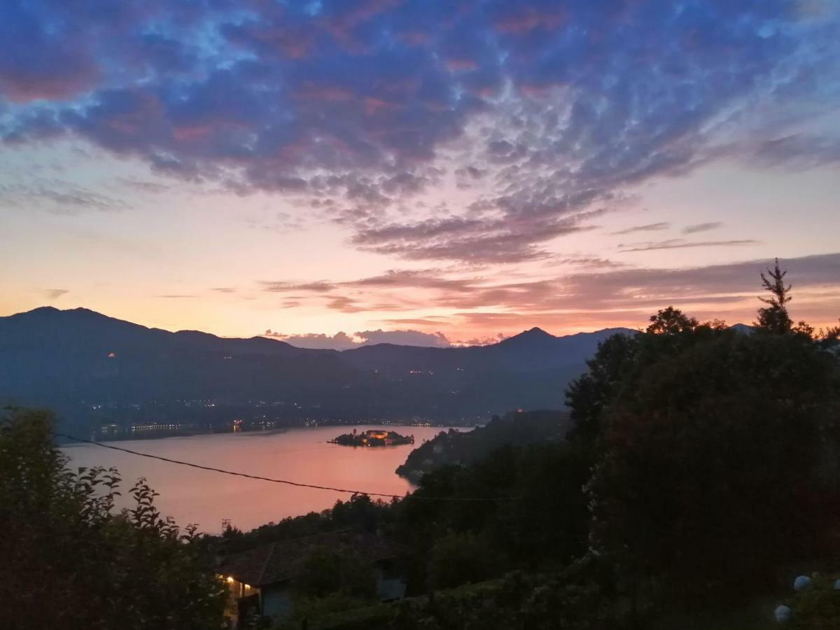 Terrazza Sul Lago Ameno Bagian luar foto